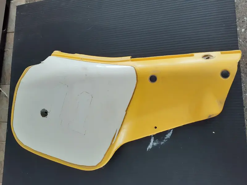 1984 Suzuki Rm125 Right Number Plate Bracket 1