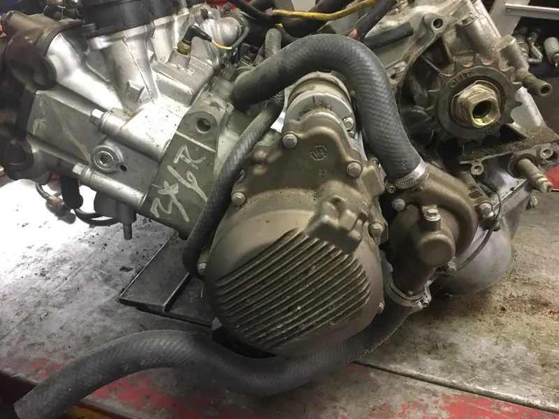 2001 Kawasaki Zx-6R Inline-Four Engine Assembly 1