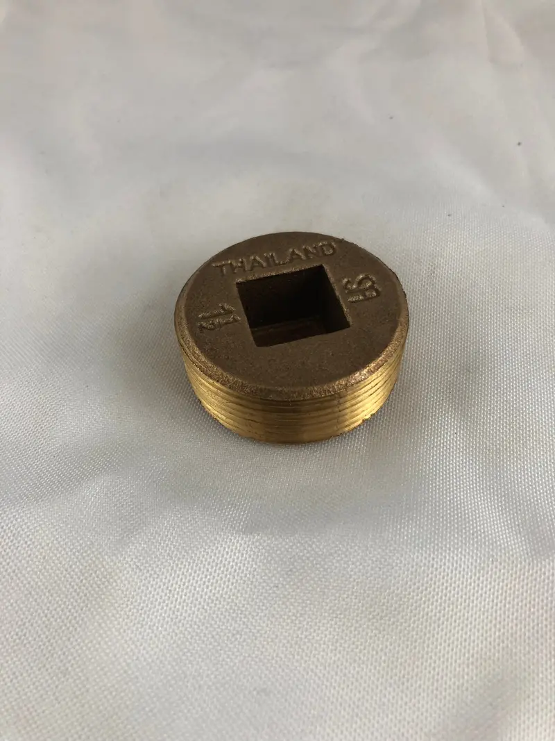 Brass 1-1/2-Inch Threaded Plug Cap 1