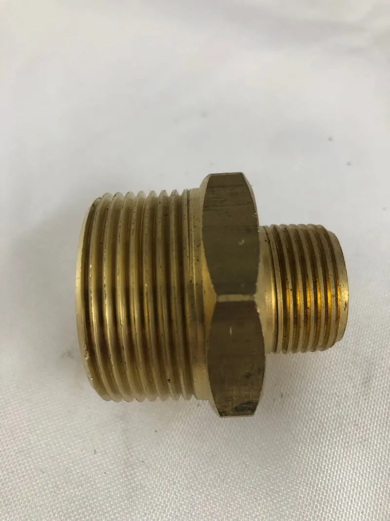 Brass 1-1/4" X 3/4" Threaded Reducer Fitting 1