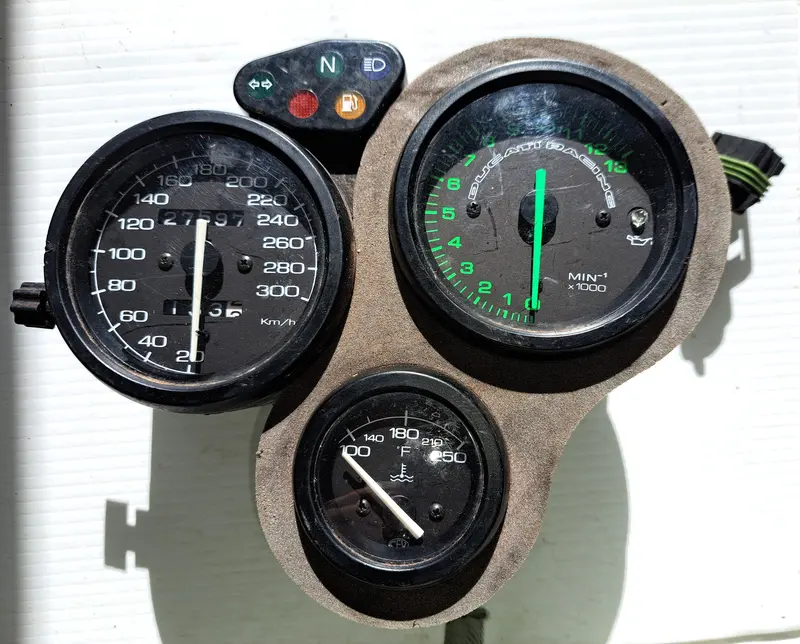 Ducati 728 / 916 Speedometer Gauge Cluster 1