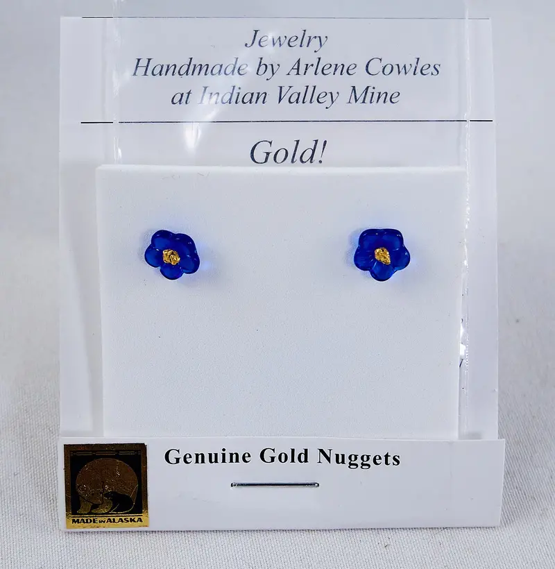 Forget-Me-Not Gold Nugget Earrings – Floral-Inspired Dainty Studs With Real Alaskan Gold 1