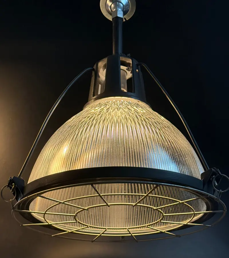 Holophane Industrial Pendant Light – Heavy-Duty Glass Shade, 18-Inch Diameter 1