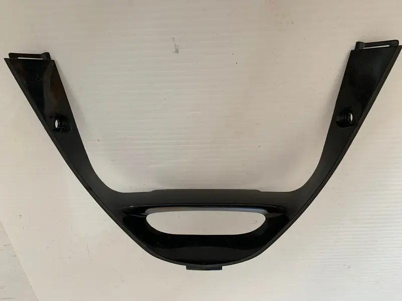 Honda Cbr1000Rr Center V-Shaped Fairing Cowl 1