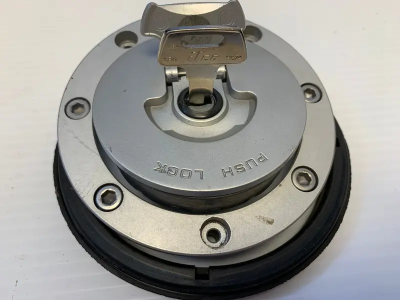 Honda Cbr600/900/1000Rr Fuel Cap 1