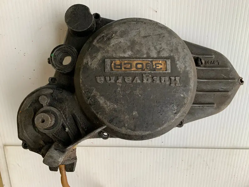Husqvarna 390Cr Left-Side Engine Casing 1