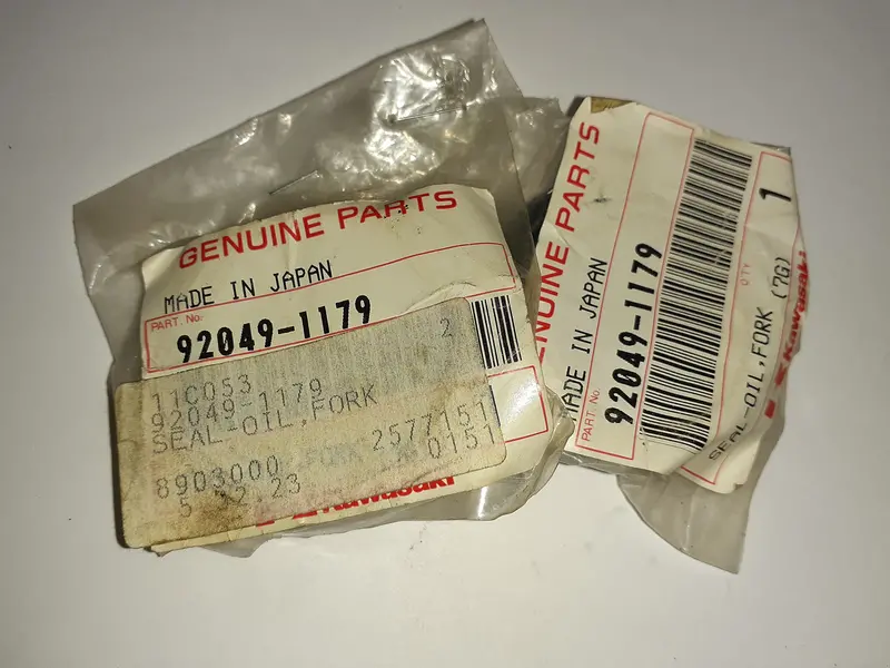 Kawasaki Kx80 Front Fork Seals 1