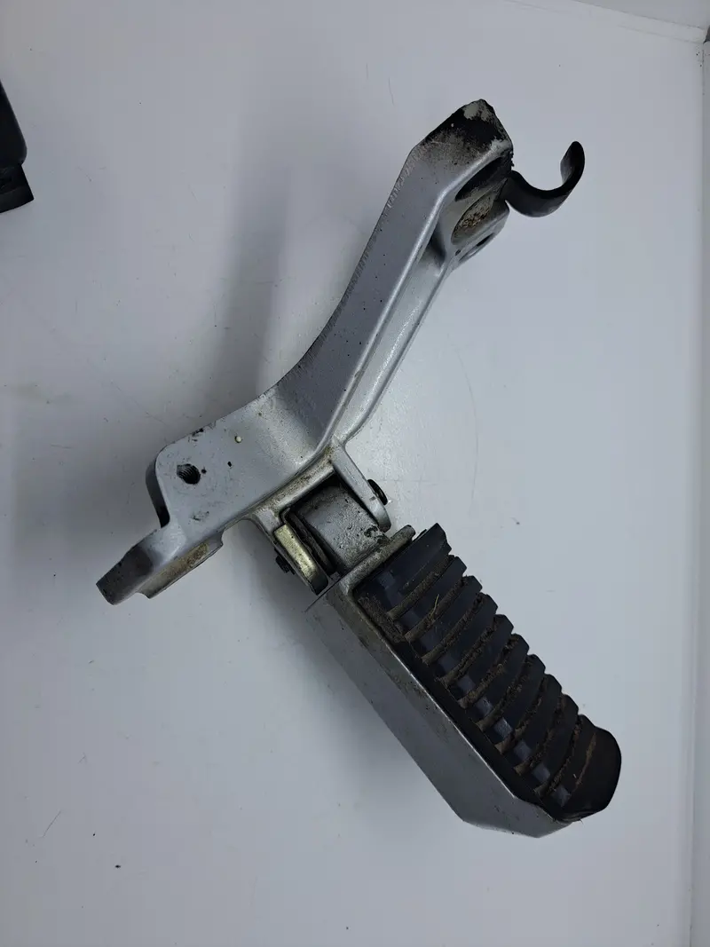 Kawasaki Zg1000 Concours Right-Side Passenger Footpeg 1