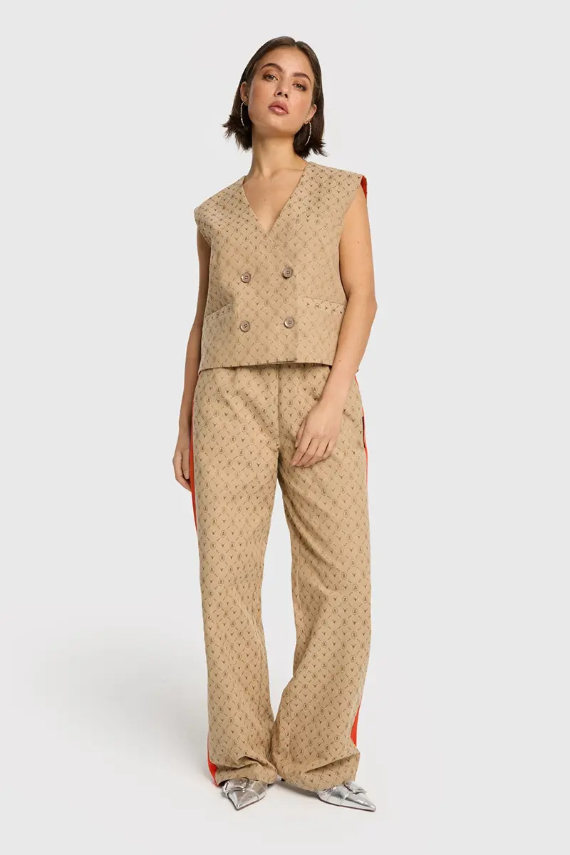 Minimalist Logo-Embellished Trousers In Camel 1