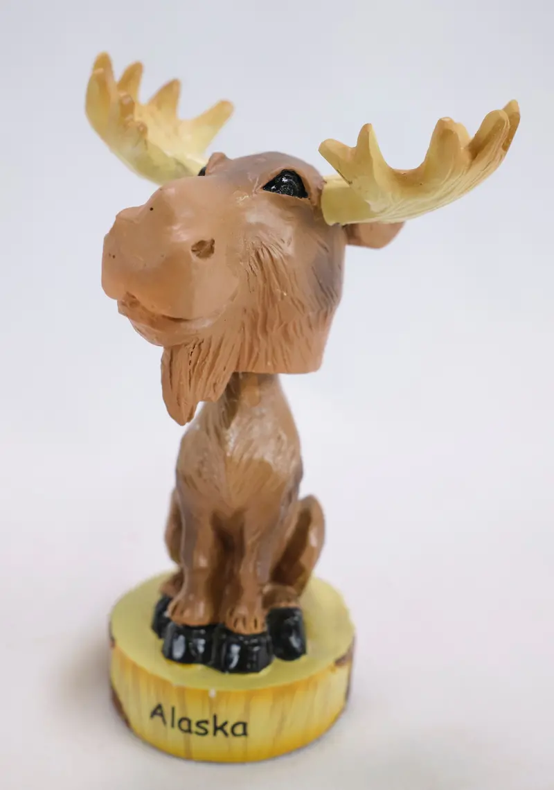 Moose Resin Bobblehead Figurine – Playful Alaska Collectible 1