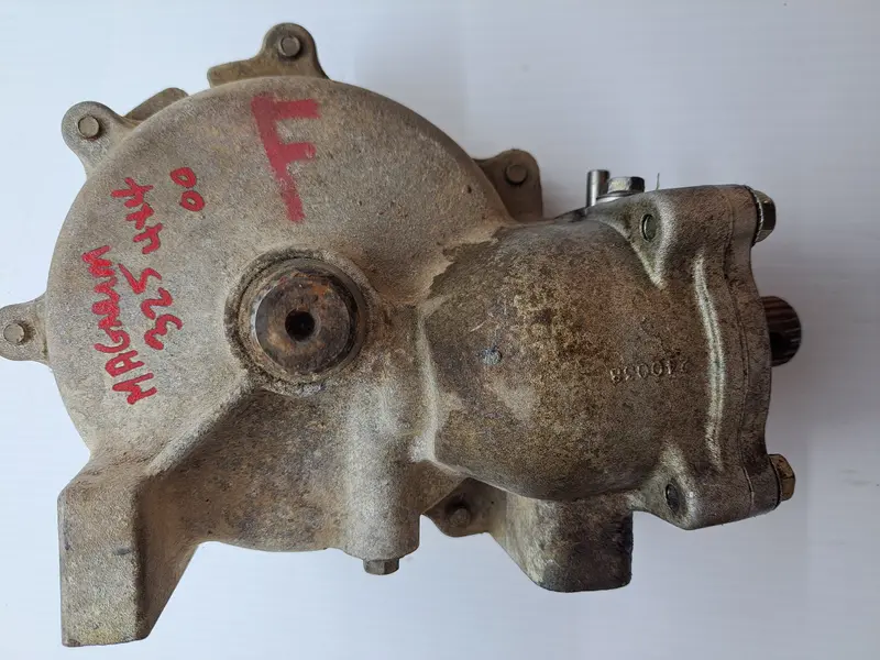 Polaris Magnum 325 Front Axle Differential Unit 1