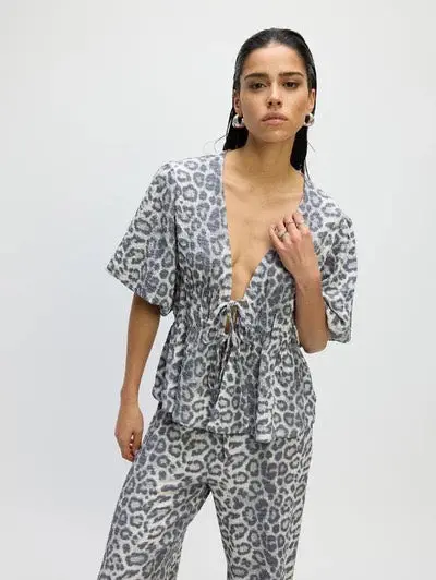 Poppy Relaxed Top – Grey Abstract Print 1