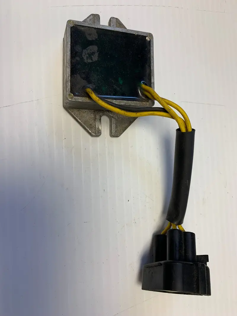 Ski-Doo Mxz Summit Voltage Regulator 1
