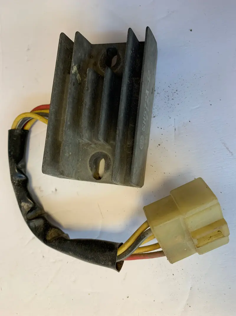 Suzuki Atv Voltage Regulator And Rectifier Combo 1