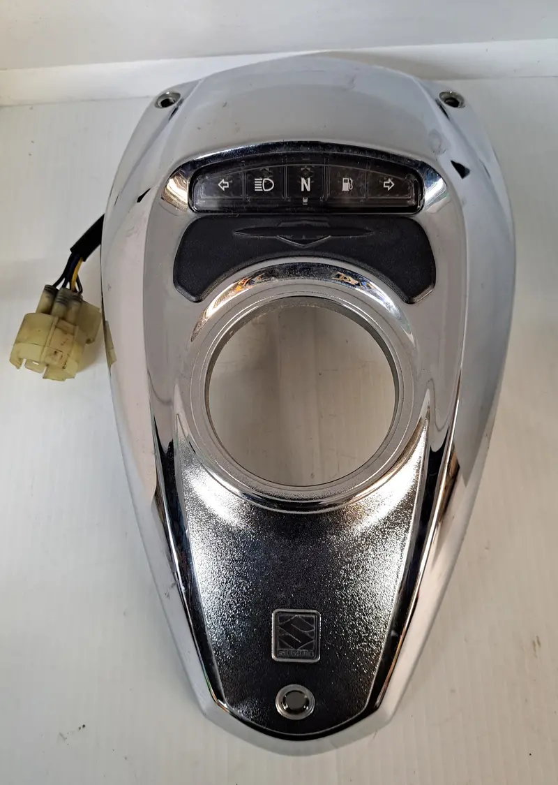 Suzuki Boulevard M50 Fuel Tank Cover 1