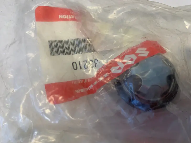 Suzuki Engine Oil Level Sight Window Plug 1