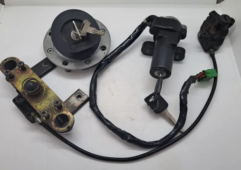 Suzuki Gsx-R750 Security Lock Set 1
