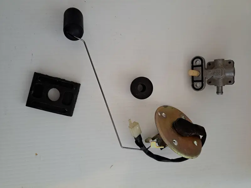 Suzuki Vl800 Volusia Fuel Petcock With Level Gauge 1