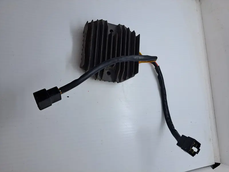 Triumph Daytona 600 Voltage Regulator Rectifier 1