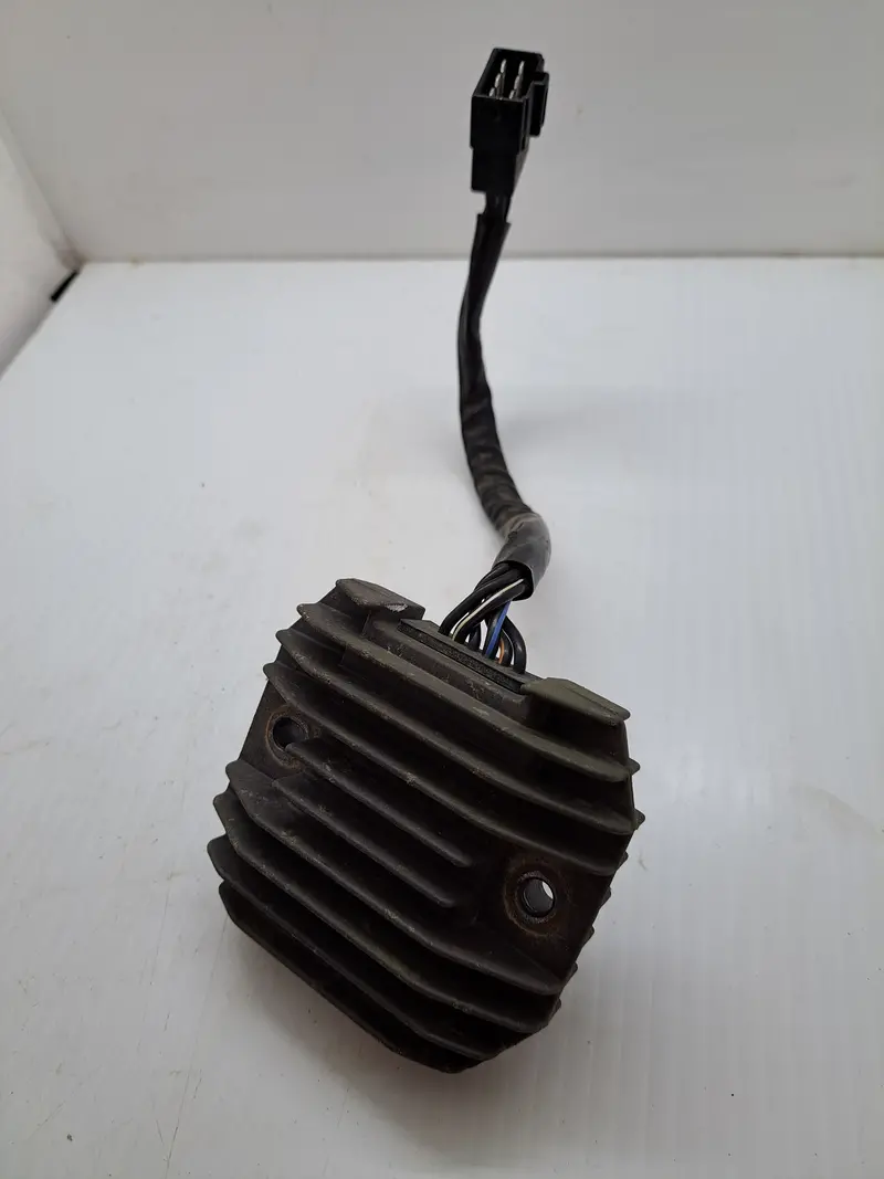 Vulcan 800 & Zx-6R Dual-Application Voltage Regulator 1