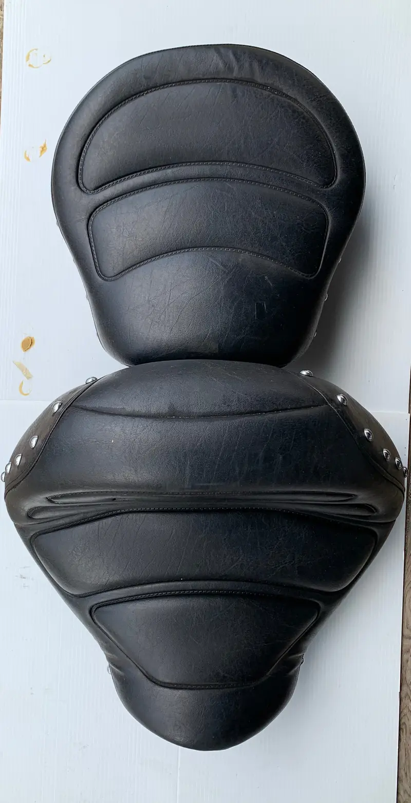 Yamaha Royal Star Venture Studded Seat Upgrade 1
