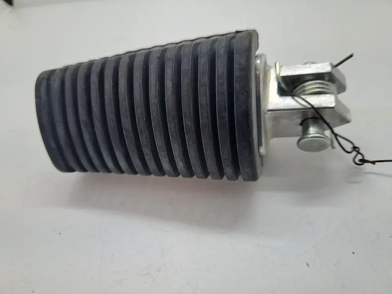 Yamaha V-Star 1100 Right Footpeg Assembly 1