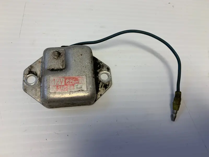 Yamaha Voltage Regulator (Model 82F-Series) 1