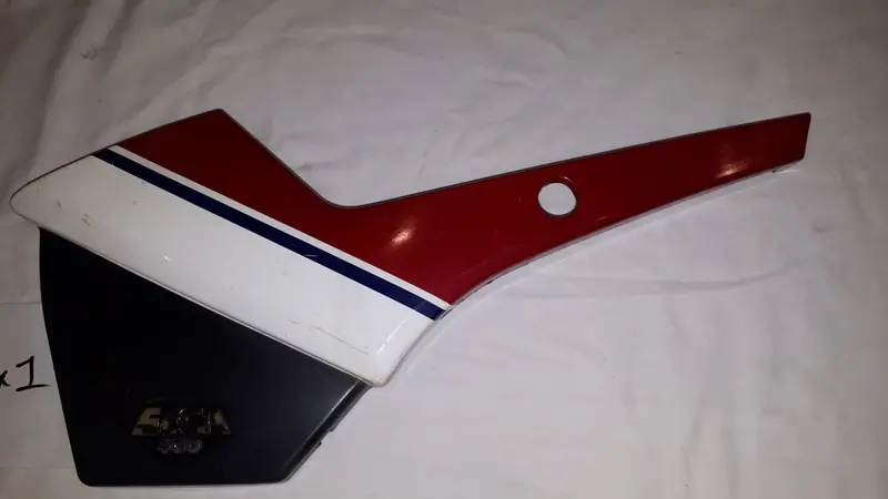Yamaha Xs400 Seca Left Side Cover – White & Red 1