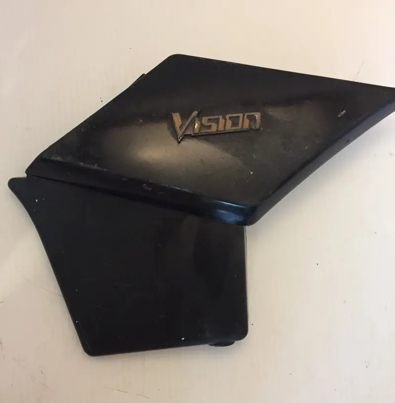 Yamaha Xz550 Vision Right Side Panel Cover 1