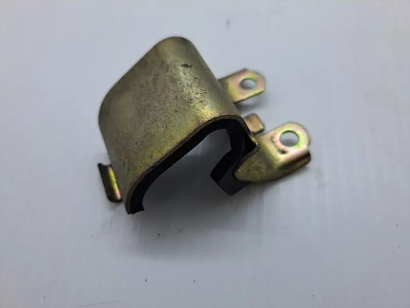 Yamaha Yzf600R Ignition Coil Mounting Bracket 1