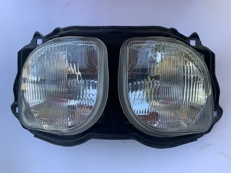 Yamaha Yzf600R Oem Headlight Assembly 1