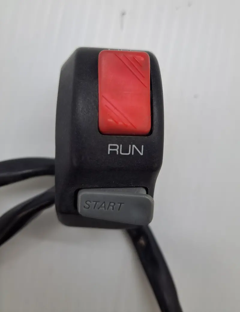 Yzf600R Right-Hand Handlebar Control Switch 1